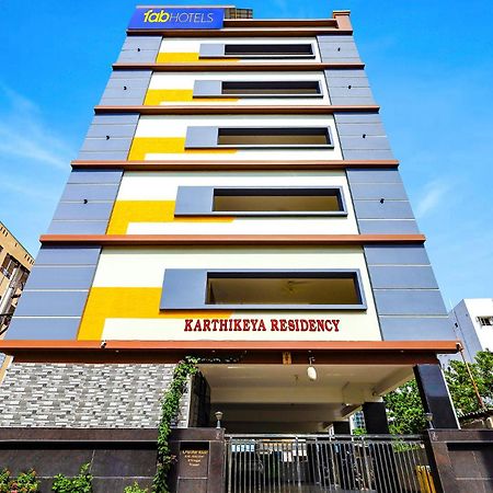 Fabhotel Karthikeya Residency - Tirupati Bus Stand - 900M Buitenkant foto
