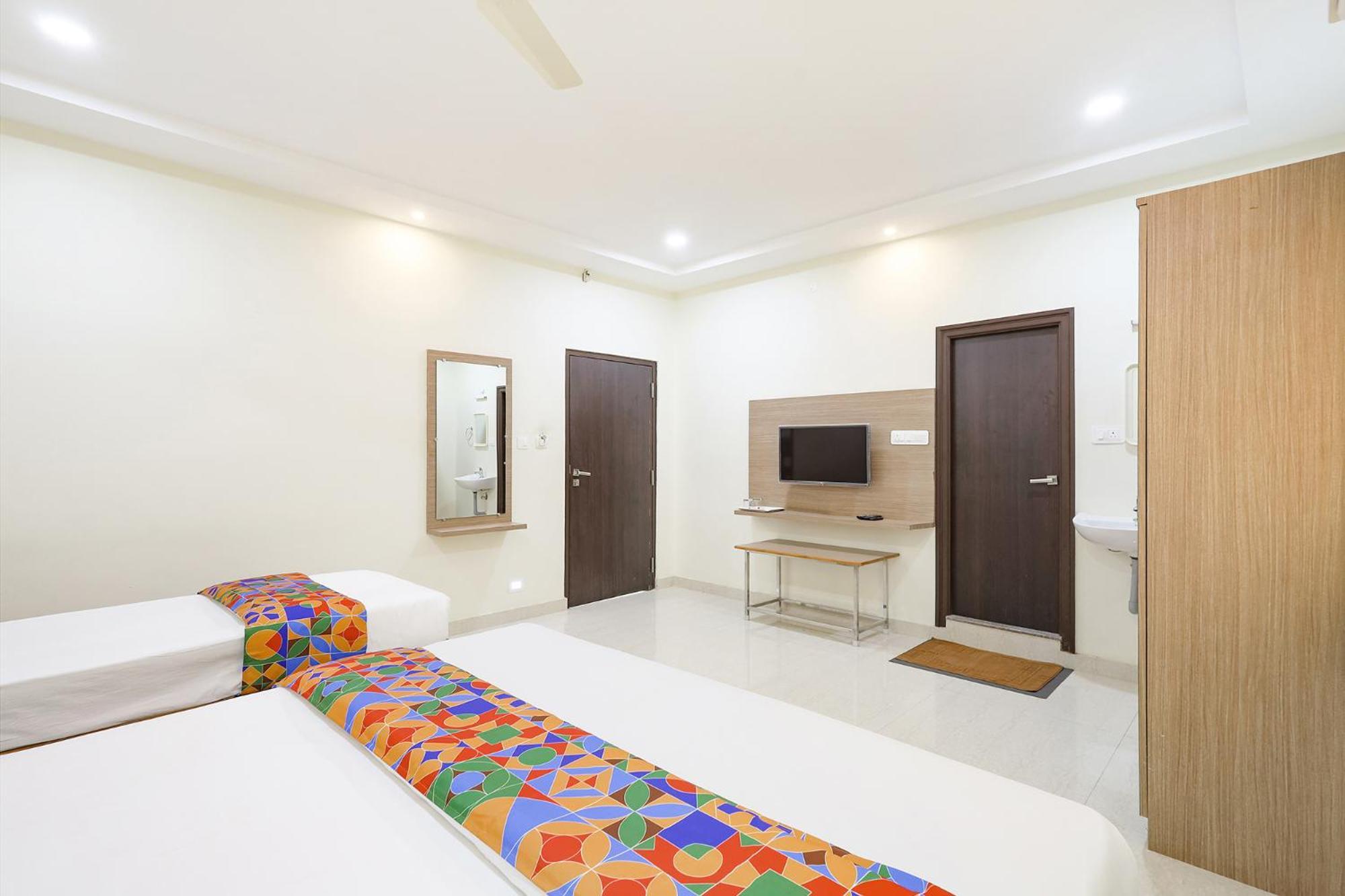 Fabhotel Karthikeya Residency - Tirupati Bus Stand - 900M Buitenkant foto