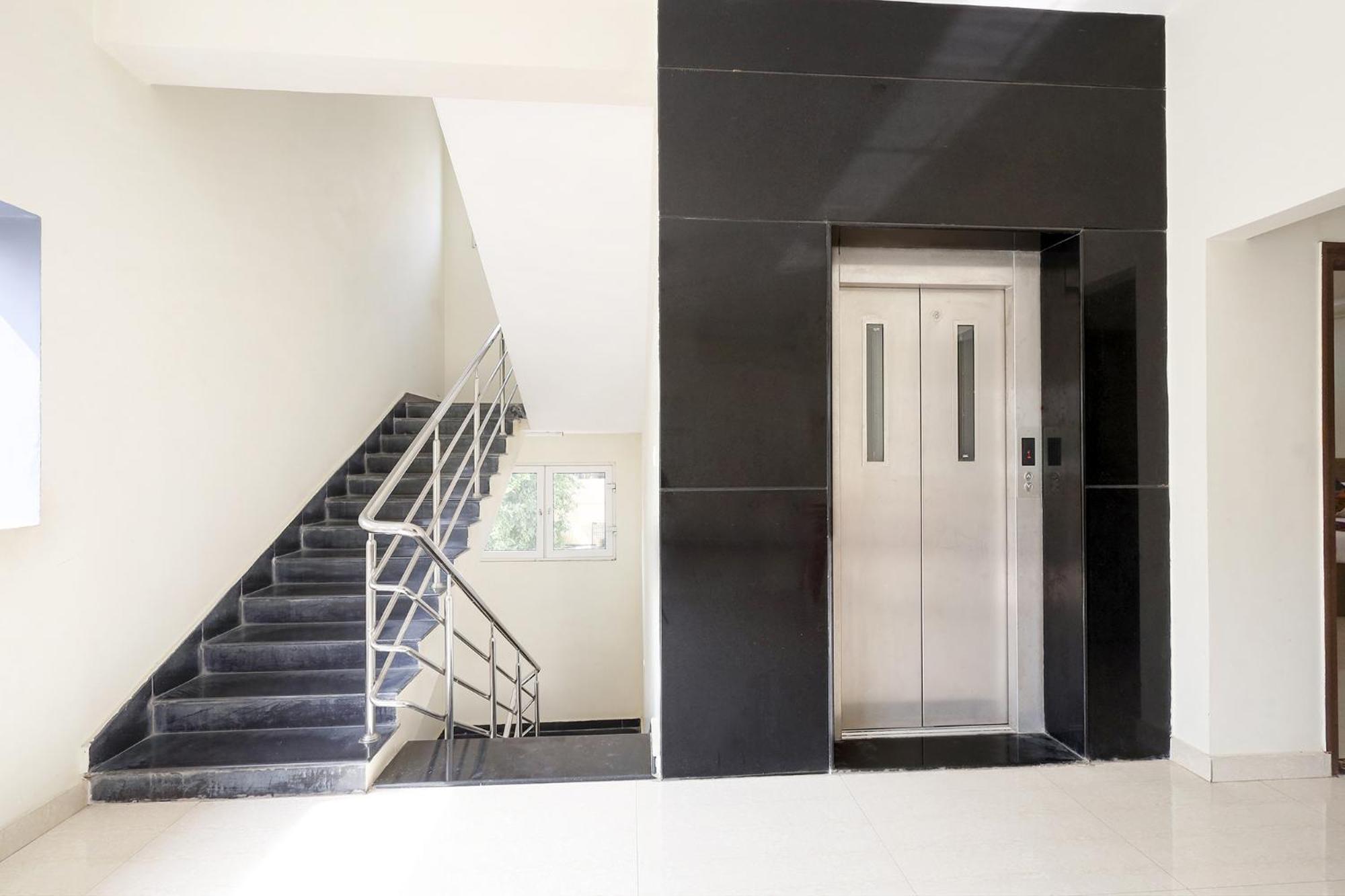 Fabhotel Karthikeya Residency - Tirupati Bus Stand - 900M Buitenkant foto